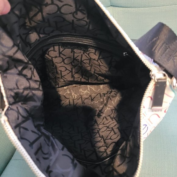 White fabric crossbody bag with colorful writting - Picture 2 of 2